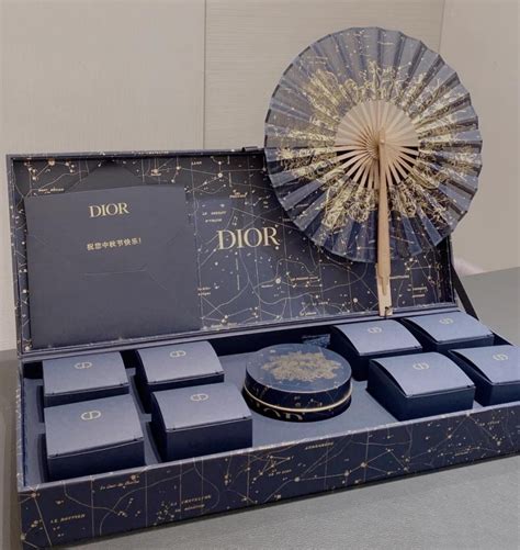 bánh trung thu dior 2024